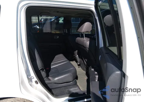 2015 Honda Pilot Touring z USA, uszkodzony, nr VIN 5FNYF3H9XFB003164